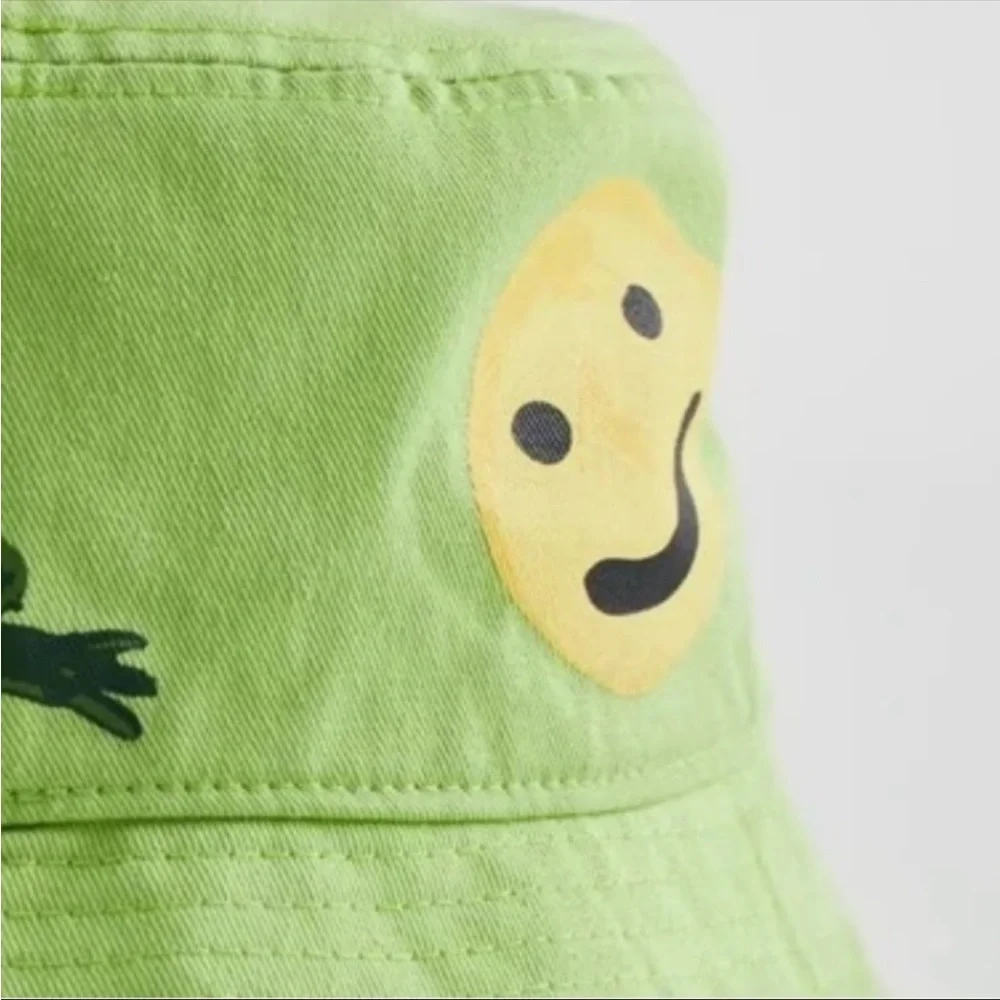 Coney Island Picnic Icon Bucket Hat in Green